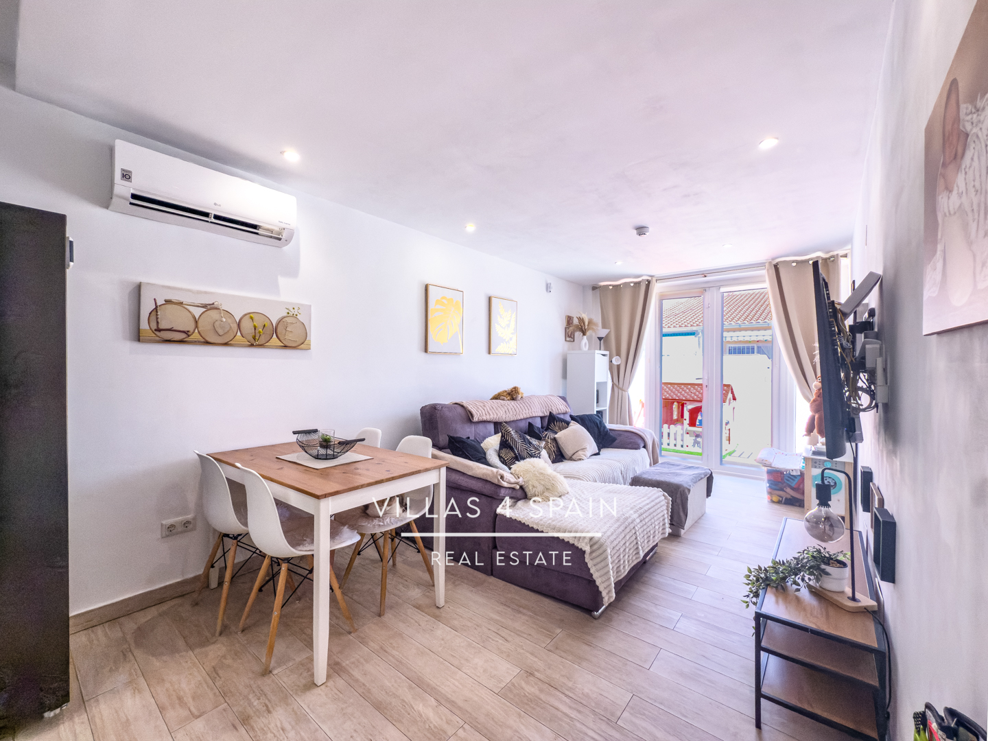 Resale - 2 Bedroom 1 bathroom Fully Renovated Town house with front garden in Torrevieja, San Luis - calle Zarauz - Alicante Resale - 2 Bedroom 1 bathroom Fully Renovated Town house with front garden in Torrevieja, San Luis - calle Zarauz - Alicante
