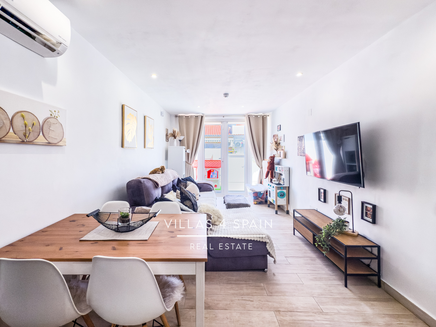 Resale - 2 Bedroom 1 bathroom Fully Renovated Town house with front garden in Torrevieja, San Luis - calle Zarauz - Alicante Resale - 2 Bedroom 1 bathroom Fully Renovated Town house with front garden in Torrevieja, San Luis - calle Zarauz - Alicante