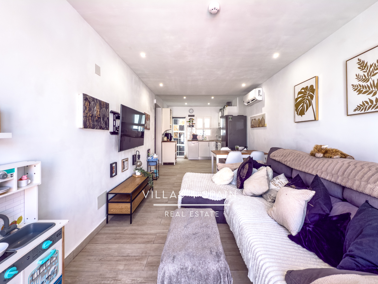 Resale - 2 Bedroom 1 bathroom Fully Renovated Town house with front garden in Torrevieja, San Luis - calle Zarauz - Alicante Resale - 2 Bedroom 1 bathroom Fully Renovated Town house with front garden in Torrevieja, San Luis - calle Zarauz - Alicante