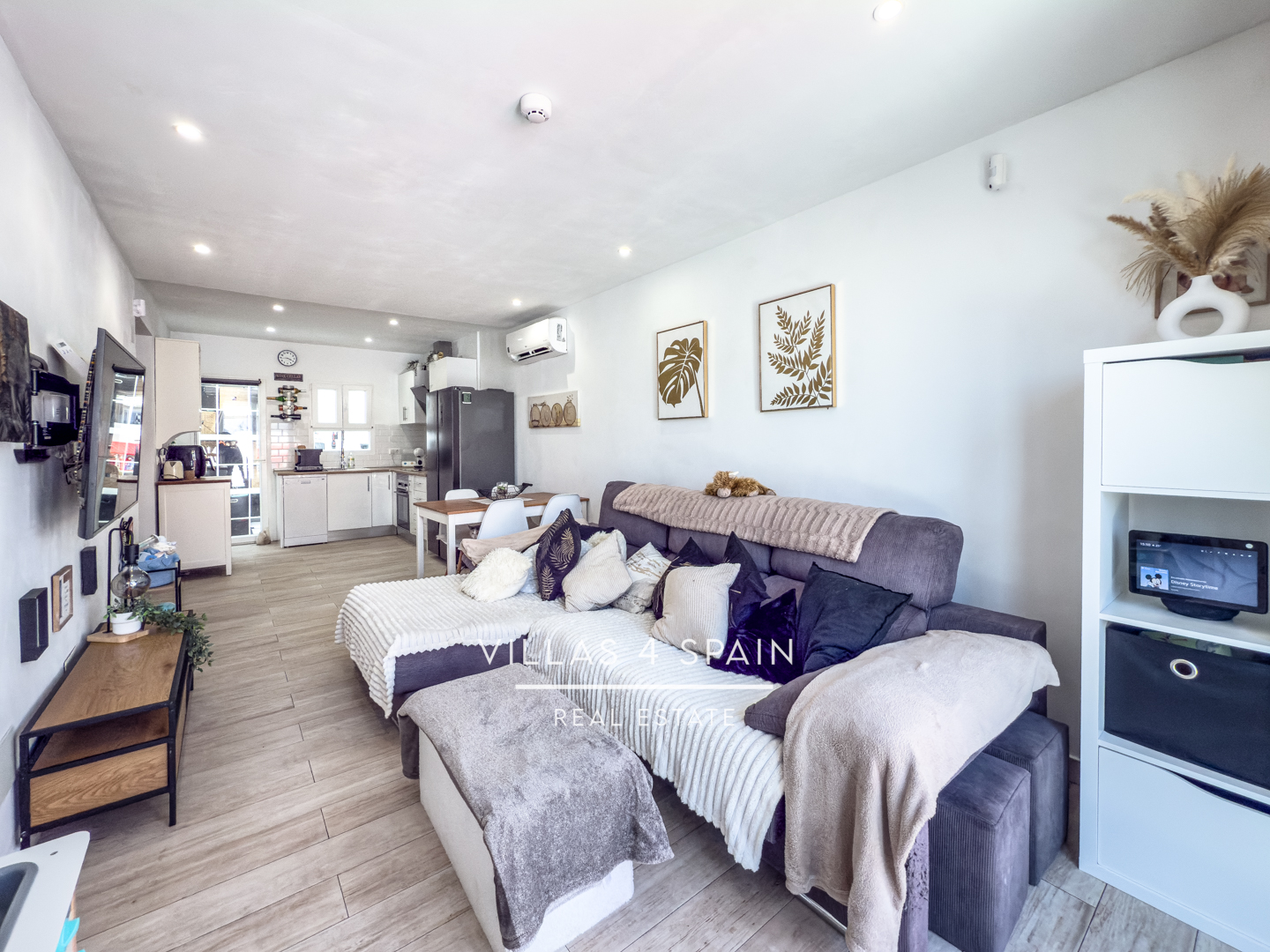 Resale - 2 Bedroom 1 bathroom Fully Renovated Town house with front garden in Torrevieja, San Luis - calle Zarauz - Alicante Resale - 2 Bedroom 1 bathroom Fully Renovated Town house with front garden in Torrevieja, San Luis - calle Zarauz - Alicante