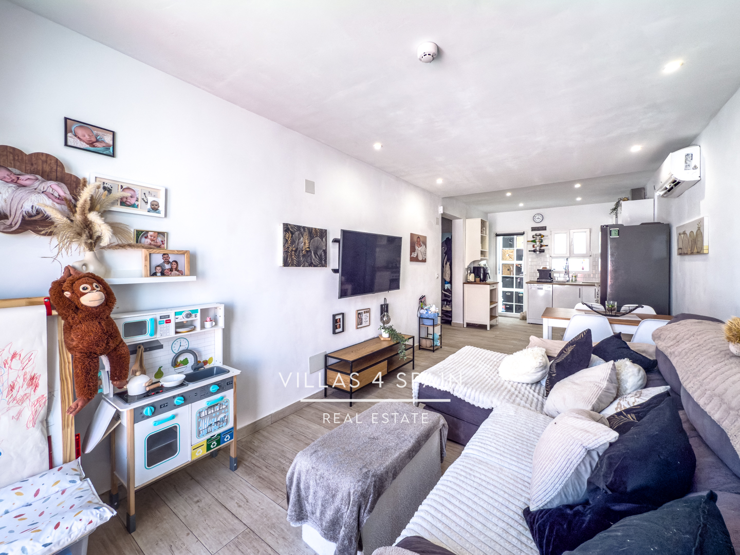 Resale - 2 Bedroom 1 bathroom Fully Renovated Town house with front garden in Torrevieja, San Luis - calle Zarauz - Alicante Resale - 2 Bedroom 1 bathroom Fully Renovated Town house with front garden in Torrevieja, San Luis - calle Zarauz - Alicante