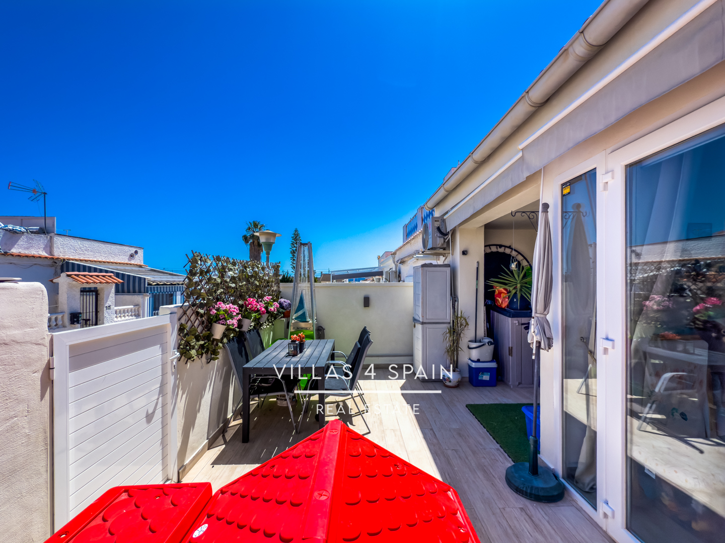Resale - 2 Bedroom 1 bathroom Fully Renovated Town house with front garden in Torrevieja, San Luis - calle Zarauz - Alicante Resale - 2 Bedroom 1 bathroom Fully Renovated Town house with front garden in Torrevieja, San Luis - calle Zarauz - Alicante