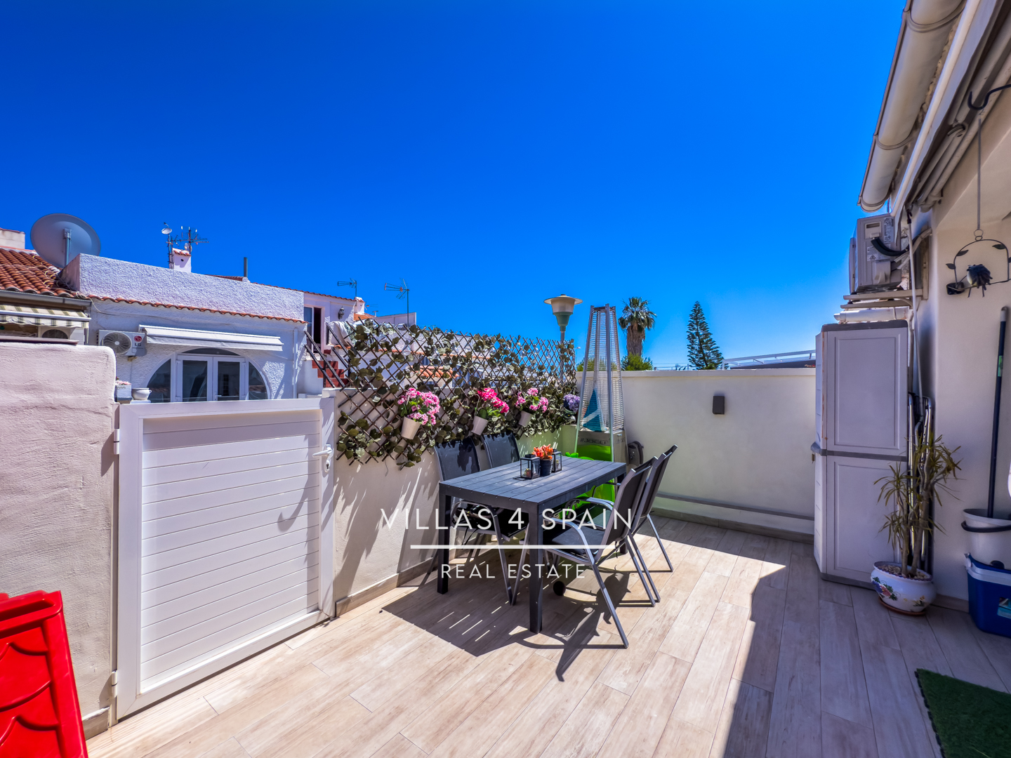 Resale - 2 Bedroom 1 bathroom Fully Renovated Town house with front garden in Torrevieja, San Luis - calle Zarauz - Alicante Resale - 2 Bedroom 1 bathroom Fully Renovated Town house with front garden in Torrevieja, San Luis - calle Zarauz - Alicante