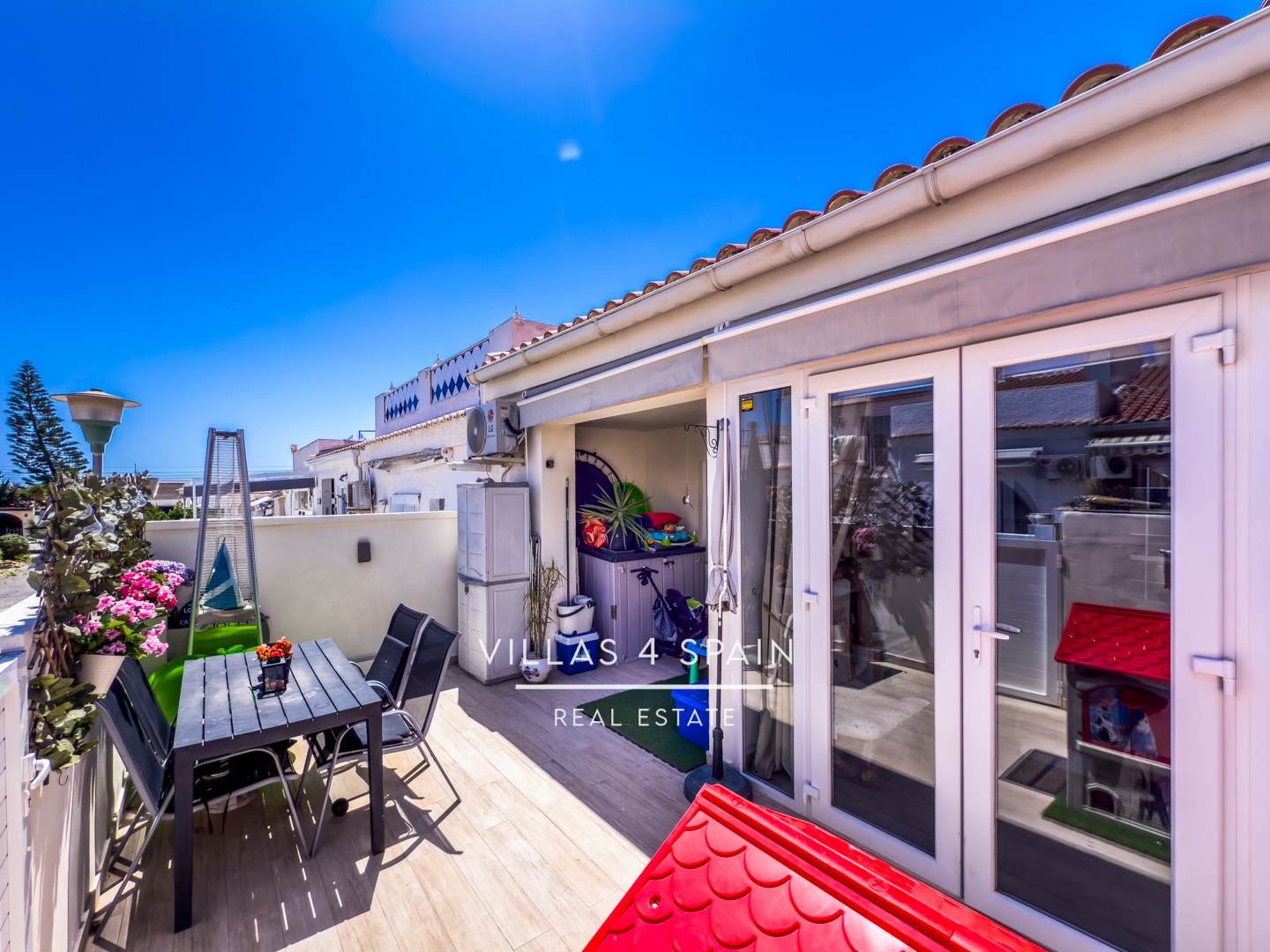 Resale - 2 Bedroom 1 bathroom Fully Renovated Town house with front garden in Torrevieja, San Luis - calle Zarauz - Alicante Resale - 2 Bedroom 1 bathroom Fully Renovated Town house with front garden in Torrevieja, San Luis - calle Zarauz - Alicante