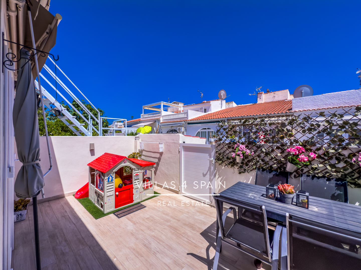Resale - 2 Bedroom 1 bathroom Fully Renovated Town house with front garden in Torrevieja, San Luis - calle Zarauz - Alicante Resale - 2 Bedroom 1 bathroom Fully Renovated Town house with front garden in Torrevieja, San Luis - calle Zarauz - Alicante