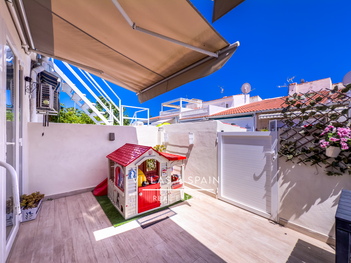 Resale - 2 Bedroom 1 bathroom Fully Renovated Town house with front garden in Torrevieja, San Luis - calle Zarauz - Alicante Resale - 2 Bedroom 1 bathroom Fully Renovated Town house with front garden in Torrevieja, San Luis - calle Zarauz - Alicante