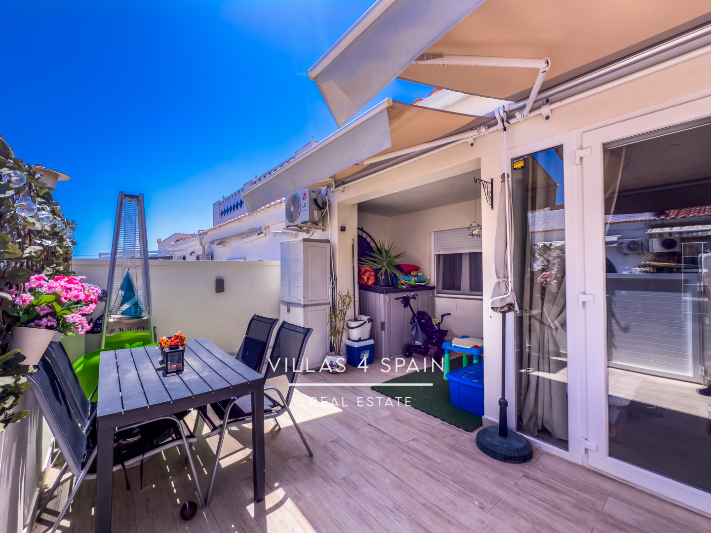 Resale - 2 Bedroom 1 bathroom Fully Renovated Town house with front garden in Torrevieja, San Luis - calle Zarauz - Alicante Resale - 2 Bedroom 1 bathroom Fully Renovated Town house with front garden in Torrevieja, San Luis - calle Zarauz - Alicante