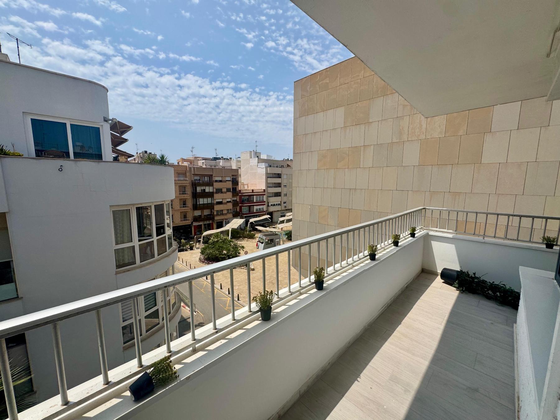 Resale - 3 Bedroom 2 Bathroom Apartamento in Torrevieja - CLUB NAUTICO TORREVIEJA - Alicante Resale - 3 Bedroom 2 Bathroom Apartamento in Torrevieja - CLUB NAUTICO TORREVIEJA - Alicante