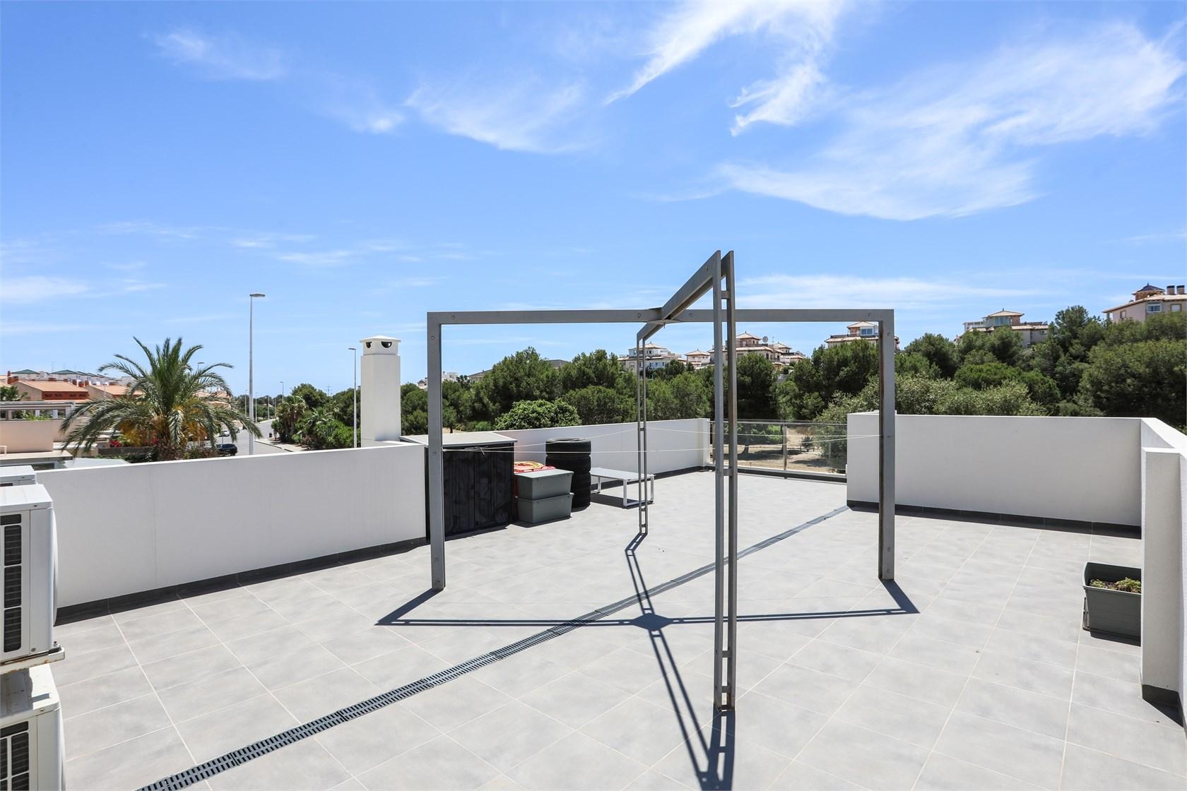 Sold - 3 Bedroom 2 Bathroom Chalet in Orihuela Costa - La Zenia - Alicante Sold - 3 Bedroom 2 Bathroom Chalet in Orihuela Costa - La Zenia - Alicante