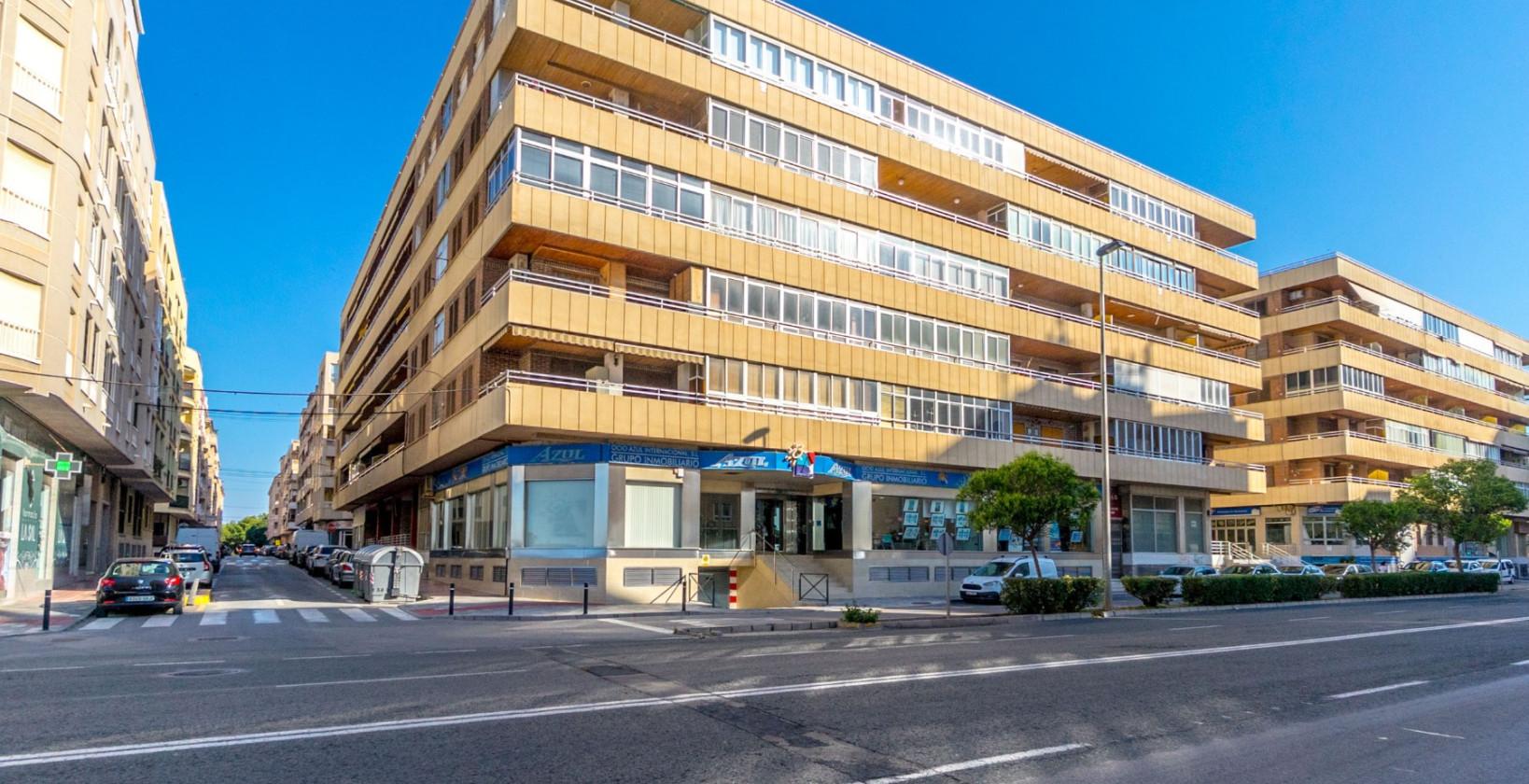Resale - 3 Bedroom 2 Bathroom Apartamento in Torrevieja - Playa de La Acequion - Alicante Resale - 3 Bedroom 2 Bathroom Apartamento in Torrevieja - Playa de La Acequion - Alicante