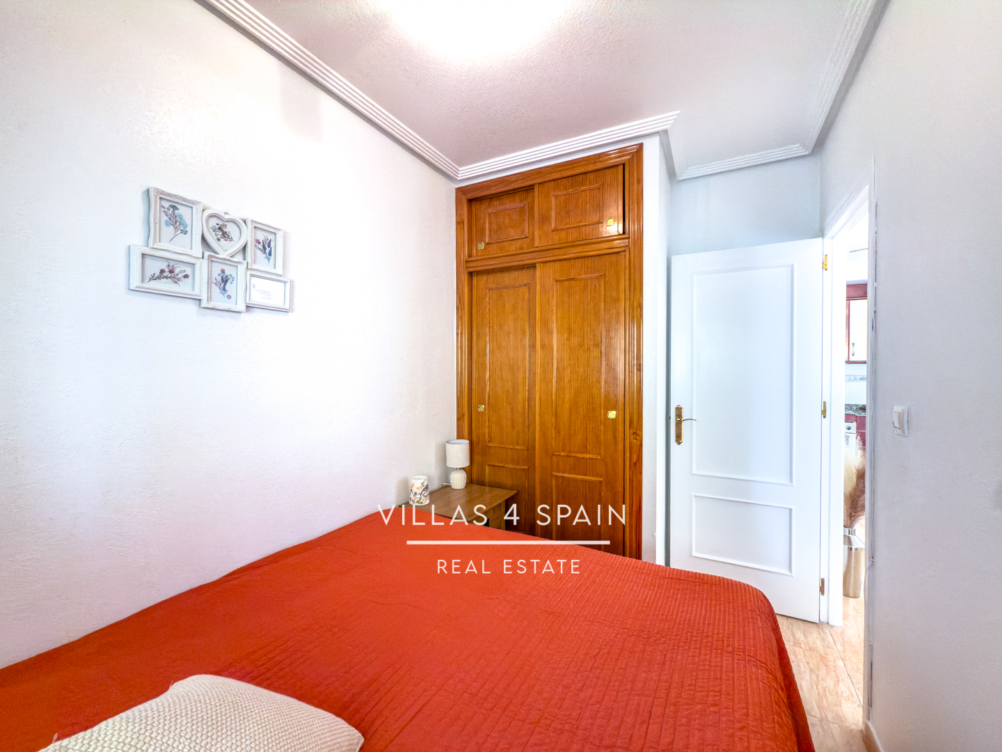 Resale - 2 Bed 1 Bath Apartment with Roof Terrace and sea views - calle salustiana - Alicante Resale - 2 Bed 1 Bath Apartment with Roof Terrace and sea views - calle salustiana - Alicante