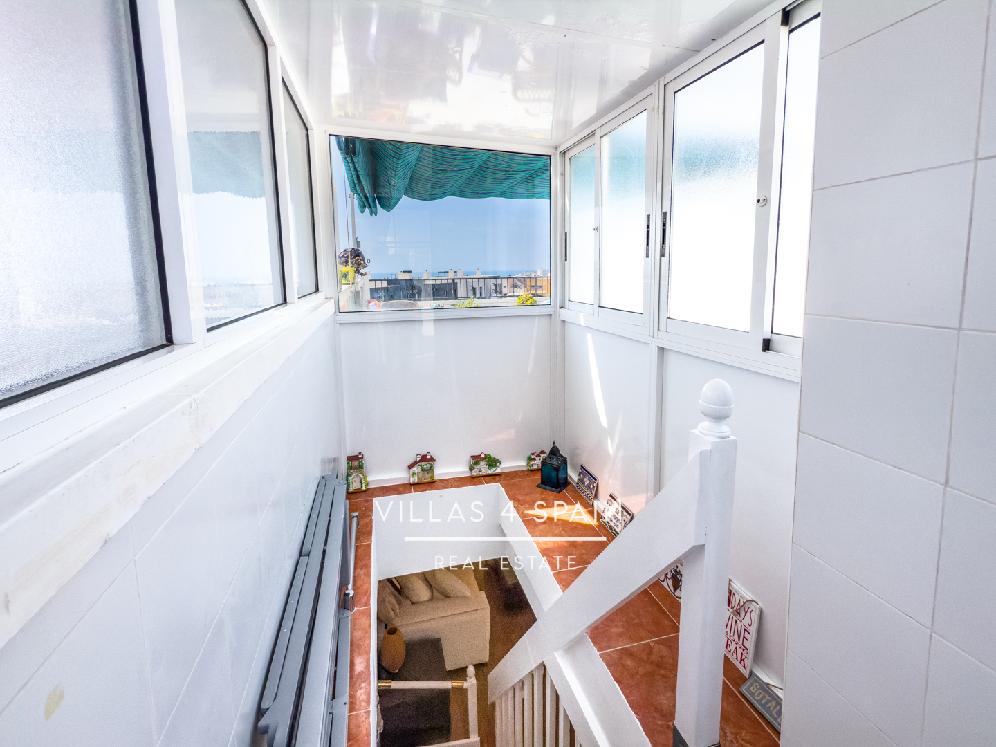 Resale - 2 Bed 1 Bath Apartment with Roof Terrace and sea views - calle salustiana - Alicante Resale - 2 Bed 1 Bath Apartment with Roof Terrace and sea views - calle salustiana - Alicante