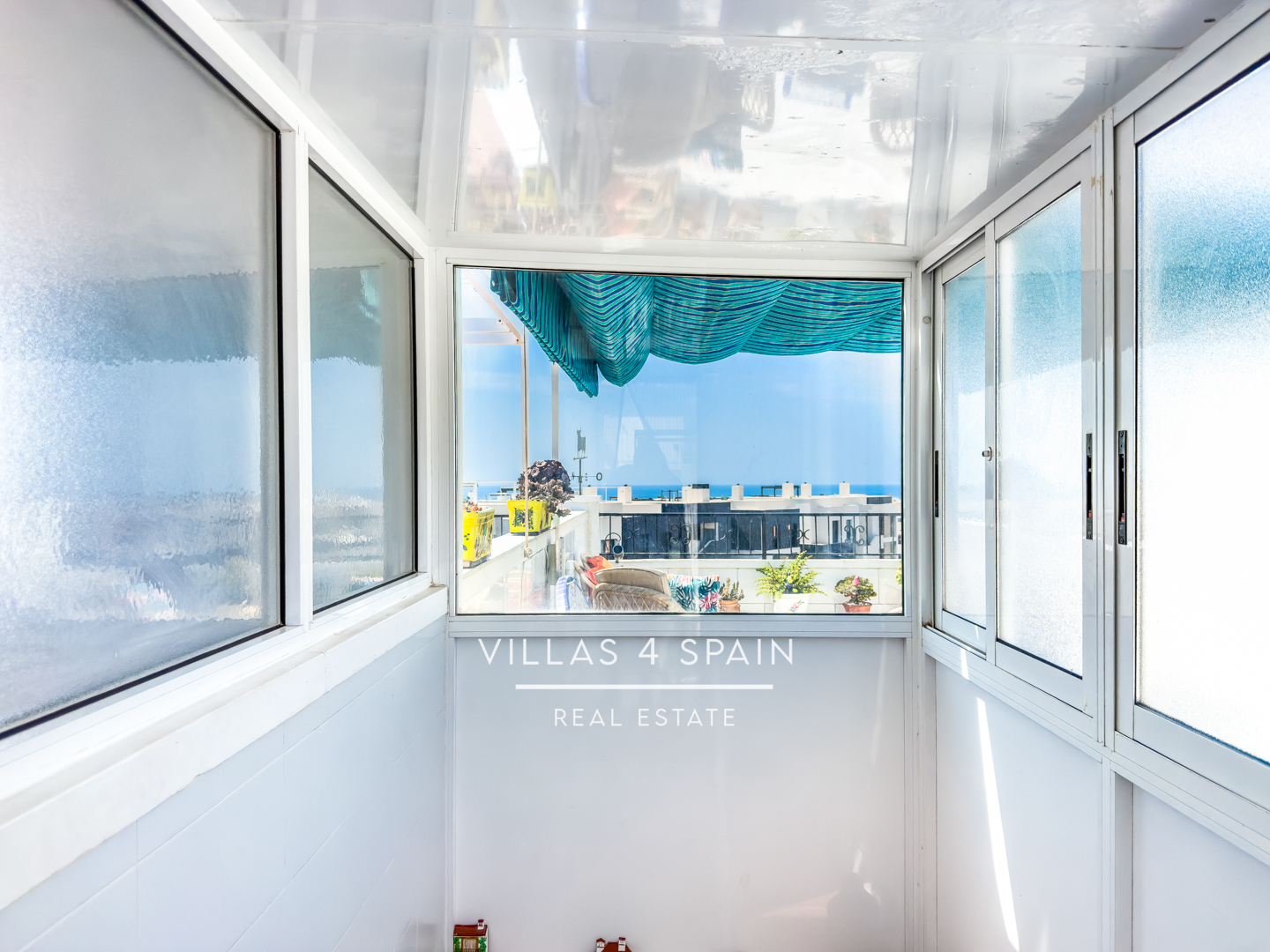Resale - 2 Bed 1 Bath Apartment with Roof Terrace and sea views - calle salustiana - Alicante Resale - 2 Bed 1 Bath Apartment with Roof Terrace and sea views - calle salustiana - Alicante