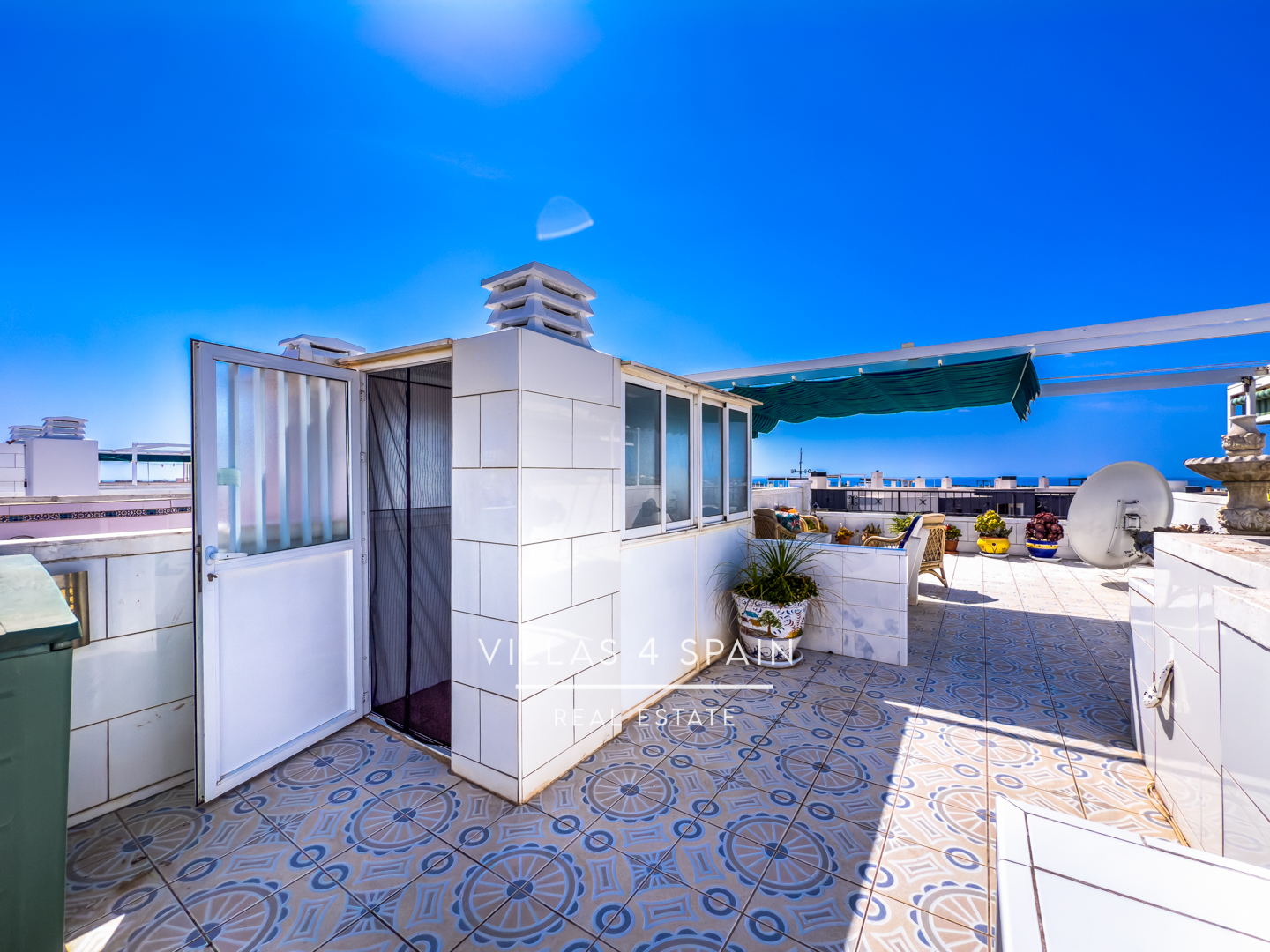 Resale - 2 Bed 1 Bath Apartment with Roof Terrace and sea views - calle salustiana - Alicante Resale - 2 Bed 1 Bath Apartment with Roof Terrace and sea views - calle salustiana - Alicante