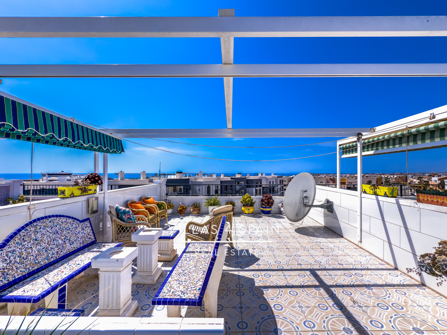 Resale - 2 Bed 1 Bath Apartment with Roof Terrace and sea views - calle salustiana - Alicante Resale - 2 Bed 1 Bath Apartment with Roof Terrace and sea views - calle salustiana - Alicante