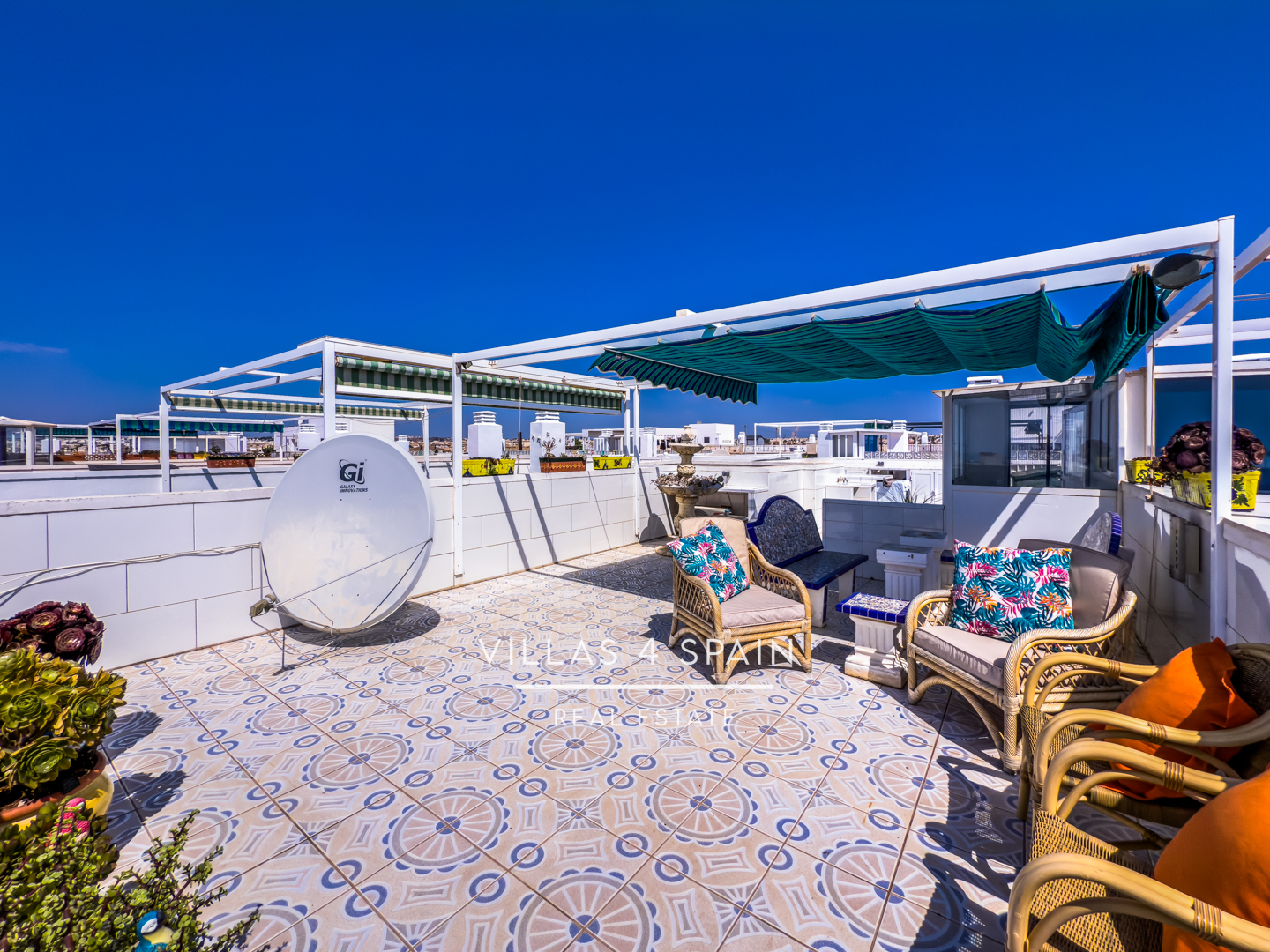 Resale - 2 Bed 1 Bath Apartment with Roof Terrace and sea views - calle salustiana - Alicante Resale - 2 Bed 1 Bath Apartment with Roof Terrace and sea views - calle salustiana - Alicante