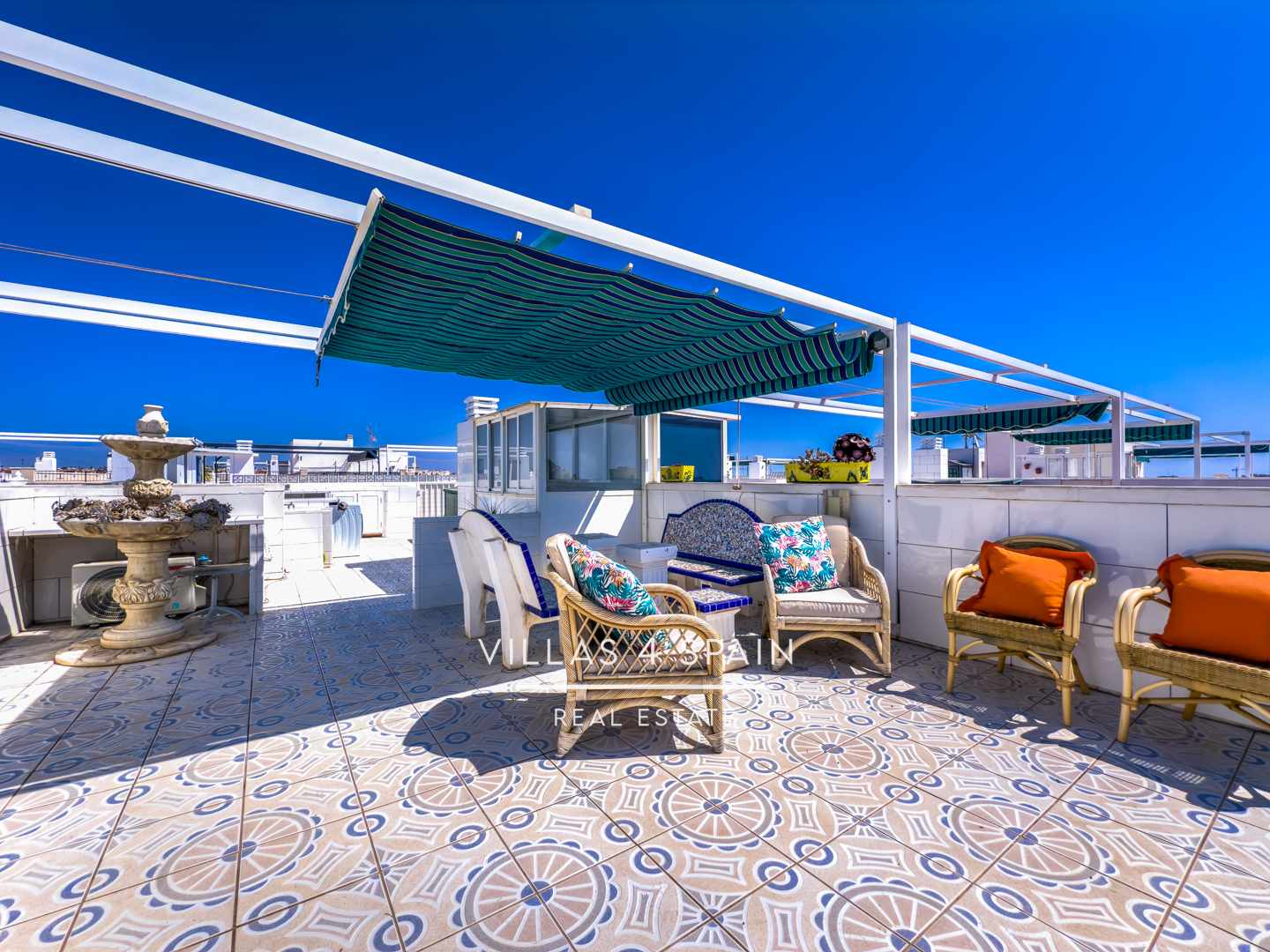 Resale - 2 Bed 1 Bath Apartment with Roof Terrace and sea views - calle salustiana - Alicante Resale - 2 Bed 1 Bath Apartment with Roof Terrace and sea views - calle salustiana - Alicante