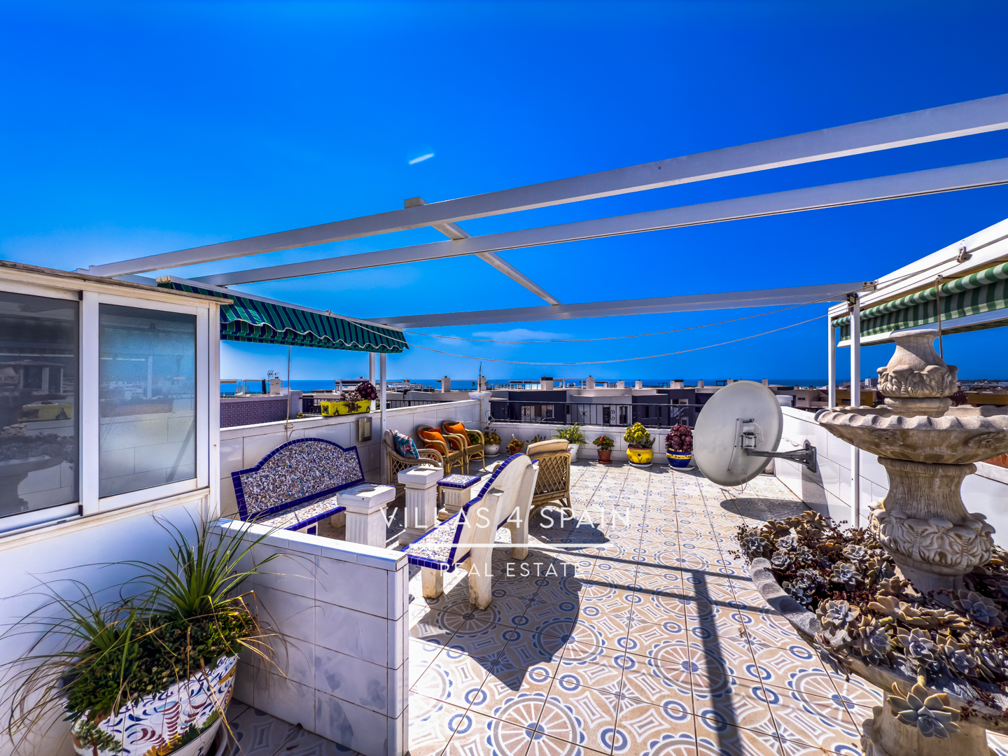 Resale - 2 Bed 1 Bath Apartment with Roof Terrace and sea views - calle salustiana - Alicante Resale - 2 Bed 1 Bath Apartment with Roof Terrace and sea views - calle salustiana - Alicante