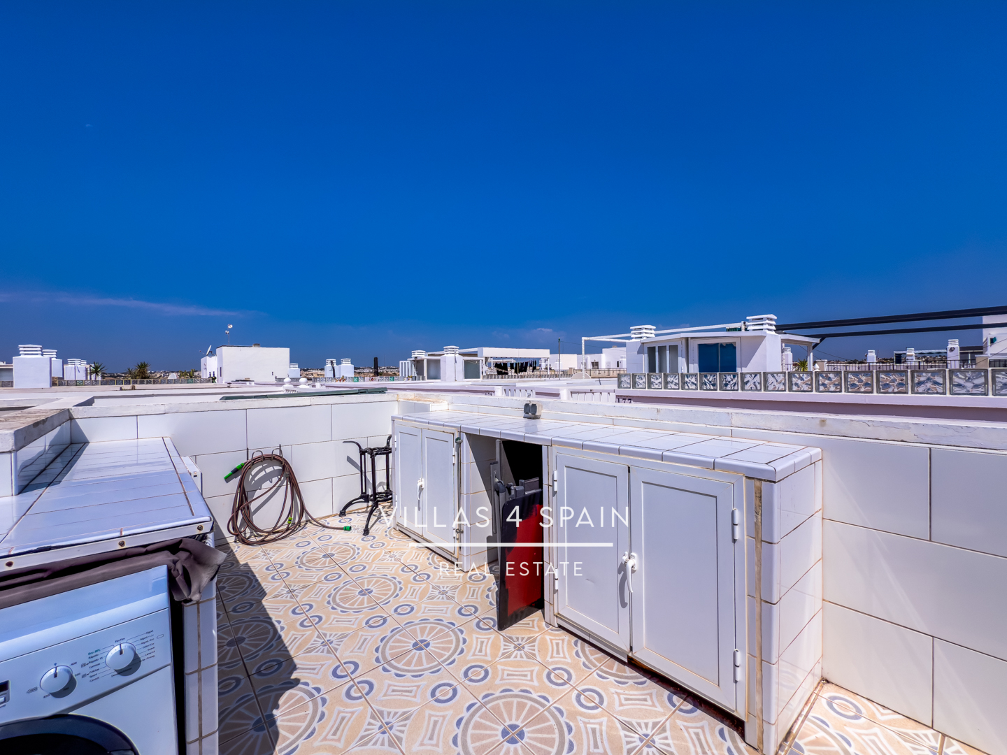 Resale - 2 Bed 1 Bath Apartment with Roof Terrace and sea views - calle salustiana - Alicante Resale - 2 Bed 1 Bath Apartment with Roof Terrace and sea views - calle salustiana - Alicante