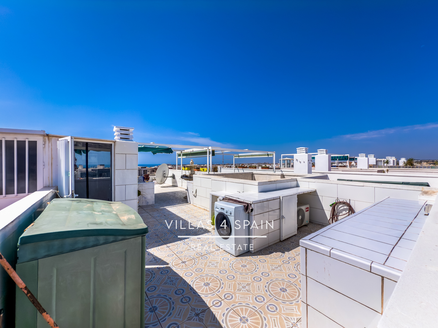 Resale - 2 Bed 1 Bath Apartment with Roof Terrace and sea views - calle salustiana - Alicante Resale - 2 Bed 1 Bath Apartment with Roof Terrace and sea views - calle salustiana - Alicante