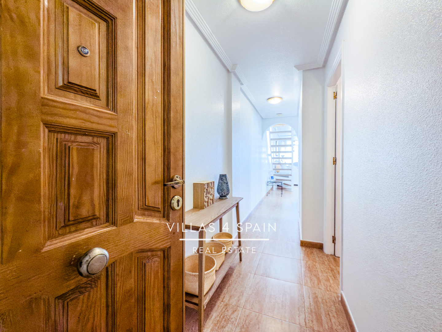 Resale - 2 Bed 1 Bath Apartment with Roof Terrace and sea views - calle salustiana - Alicante Resale - 2 Bed 1 Bath Apartment with Roof Terrace and sea views - calle salustiana - Alicante