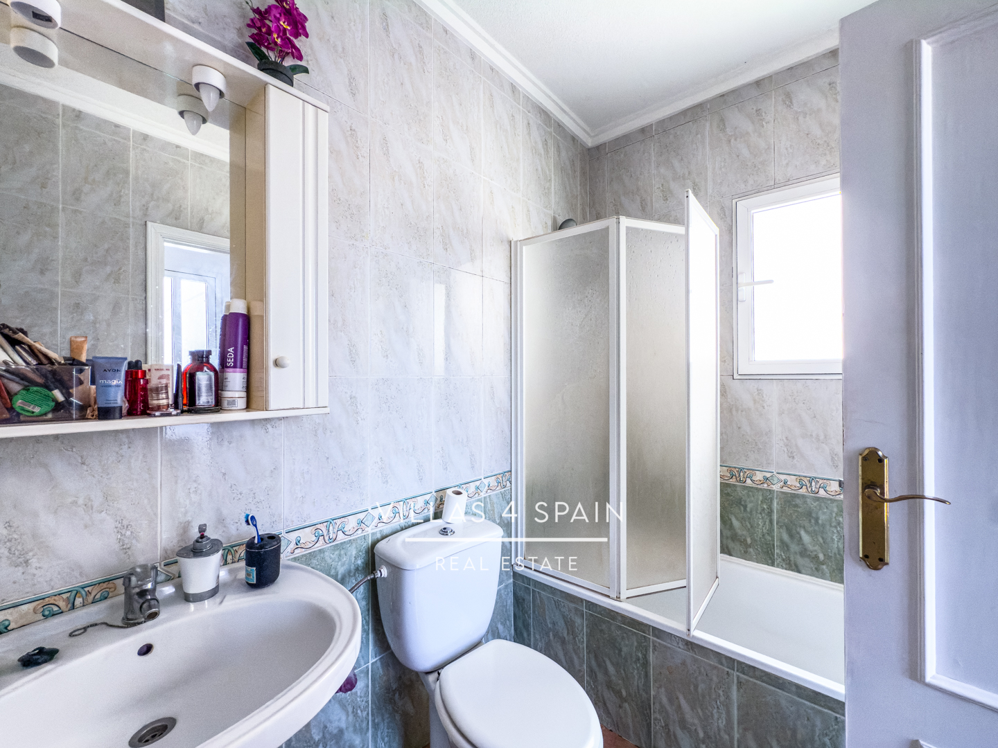Resale - 3 Bed 2 Bath Townhouse in Montebello, Algorfa - av. romero - Alicante Resale - 3 Bed 2 Bath Townhouse in Montebello, Algorfa - av. romero - Alicante