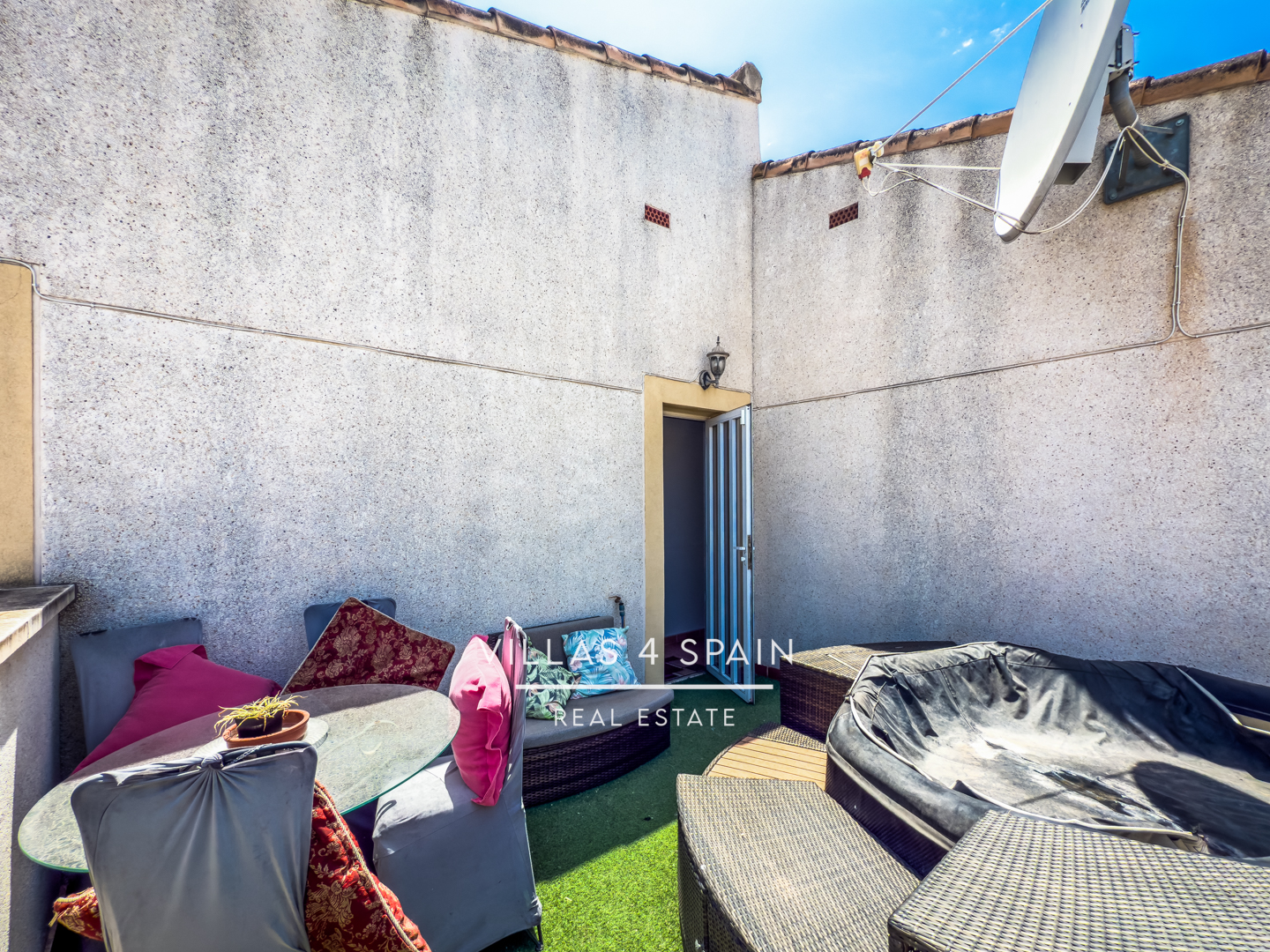 Resale - 3 Bed 2 Bath Townhouse in Montebello, Algorfa - av. romero - Alicante Resale - 3 Bed 2 Bath Townhouse in Montebello, Algorfa - av. romero - Alicante