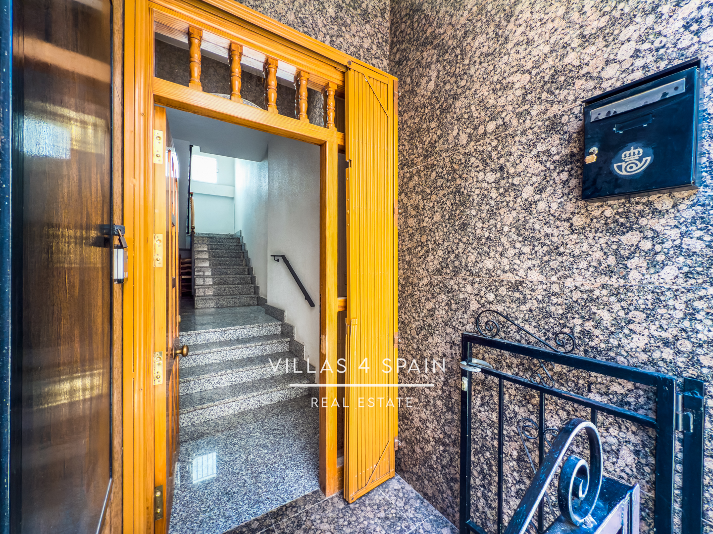 Resale - 8 Bed 4 Bath Townhouse in Fortuna For Sale - av. salvador allende - Murcia Resale - 8 Bed 4 Bath Townhouse in Fortuna For Sale - av. salvador allende - Murcia