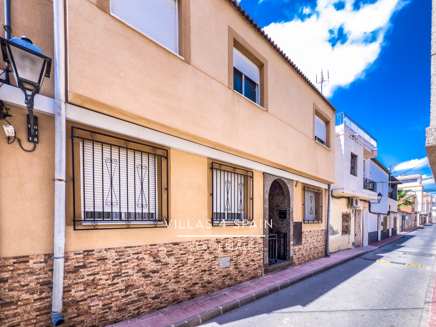 Resale - 8 Bed 4 Bath Townhouse in Fortuna For Sale - av. salvador allende - Murcia Resale - 8 Bed 4 Bath Townhouse in Fortuna For Sale - av. salvador allende - Murcia