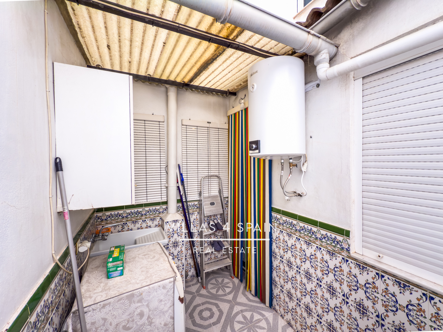 Resale - 8 Bed 4 Bath Townhouse in Fortuna For Sale - av. salvador allende - Murcia Resale - 8 Bed 4 Bath Townhouse in Fortuna For Sale - av. salvador allende - Murcia