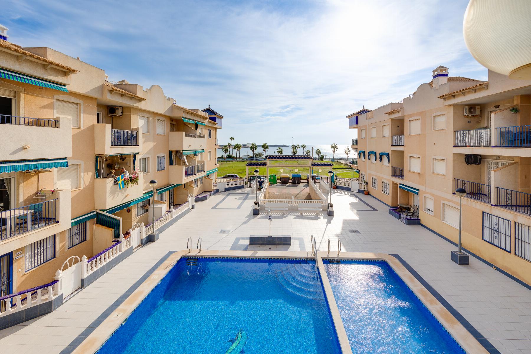 Resale - 3 Bedroom 2 Bathroom Apartamento in Torrevieja - PLAYA NAUFRAGOS - Alicante Resale - 3 Bedroom 2 Bathroom Apartamento in Torrevieja - PLAYA NAUFRAGOS - Alicante