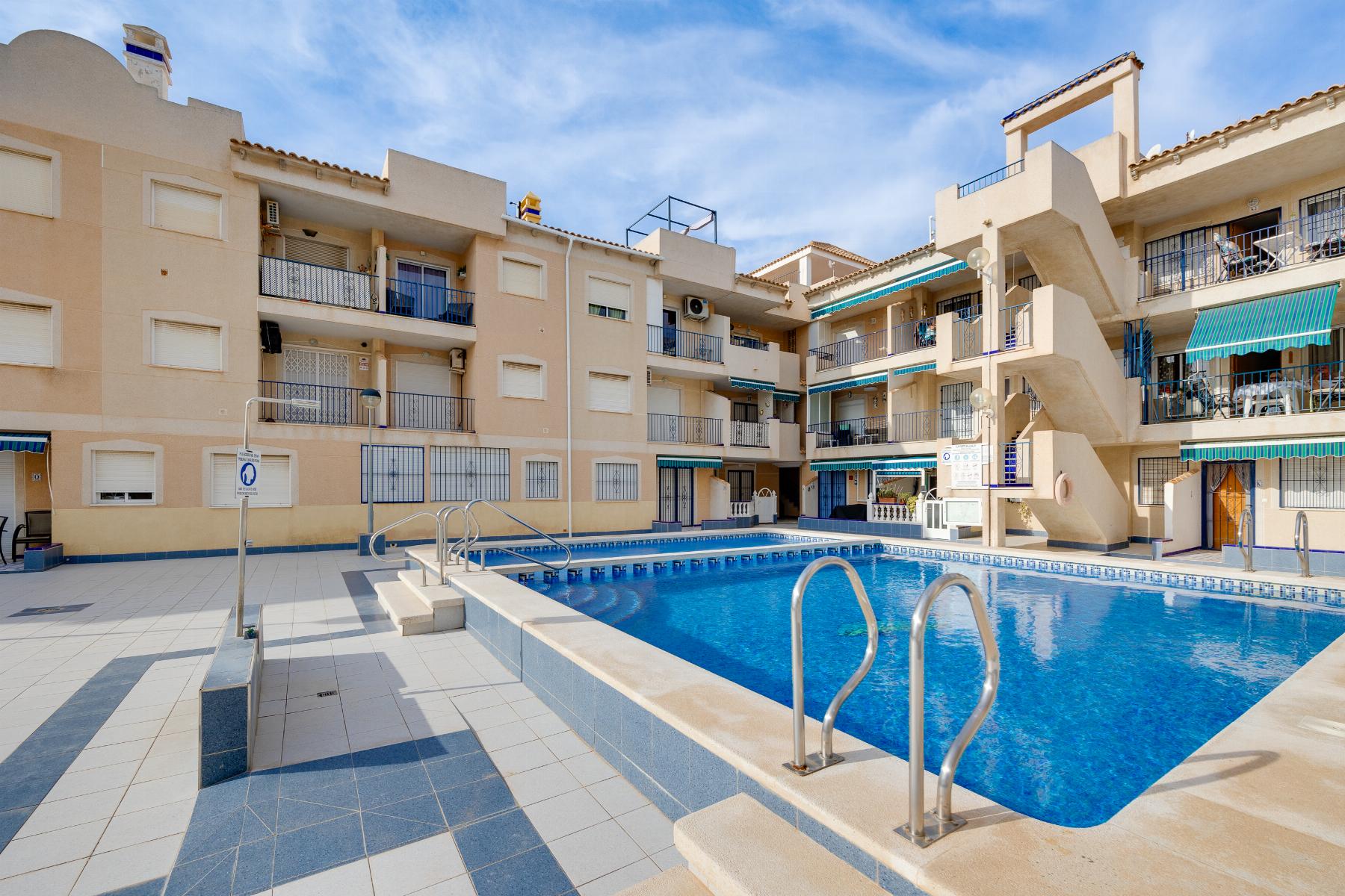 Resale - 3 Bedroom 2 Bathroom Apartamento in Torrevieja - PLAYA NAUFRAGOS - Alicante Resale - 3 Bedroom 2 Bathroom Apartamento in Torrevieja - PLAYA NAUFRAGOS - Alicante