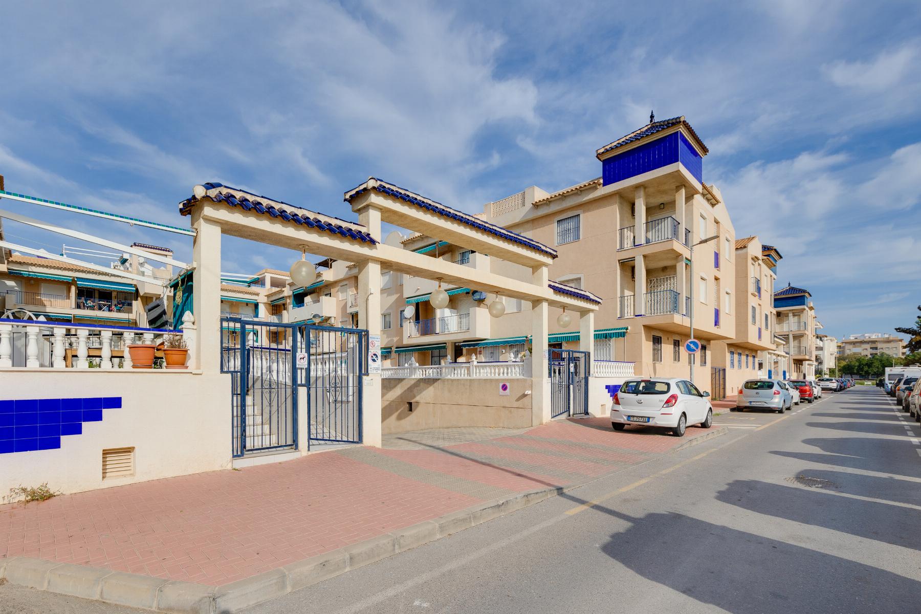 Resale - 3 Bedroom 2 Bathroom Apartamento in Torrevieja - PLAYA NAUFRAGOS - Alicante Resale - 3 Bedroom 2 Bathroom Apartamento in Torrevieja - PLAYA NAUFRAGOS - Alicante