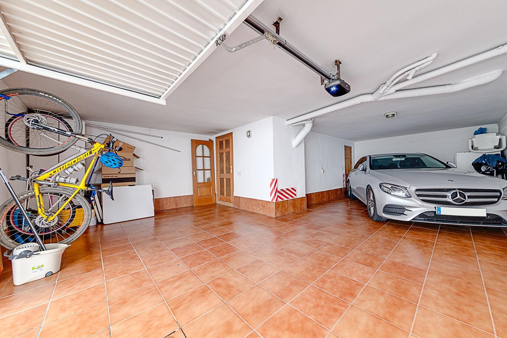 Resale - 5 Bedroom 3 Bathroom Chalet in Torrevieja - La Veleta - Alicante Resale - 5 Bedroom 3 Bathroom Chalet in Torrevieja - La Veleta - Alicante