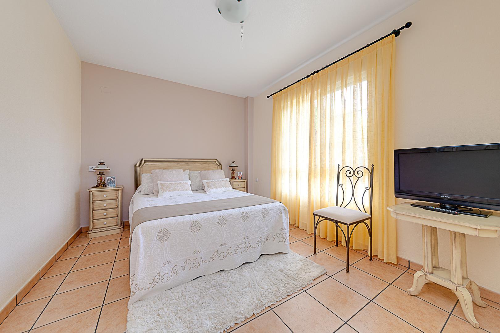 Resale - 5 Bedroom 3 Bathroom Chalet in Torrevieja - La Veleta - Alicante Resale - 5 Bedroom 3 Bathroom Chalet in Torrevieja - La Veleta - Alicante