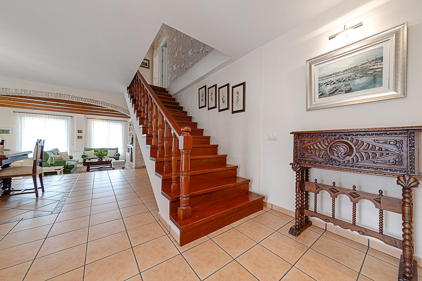 Resale - 5 Bedroom 3 Bathroom Chalet in Torrevieja - La Veleta - Alicante Resale - 5 Bedroom 3 Bathroom Chalet in Torrevieja - La Veleta - Alicante