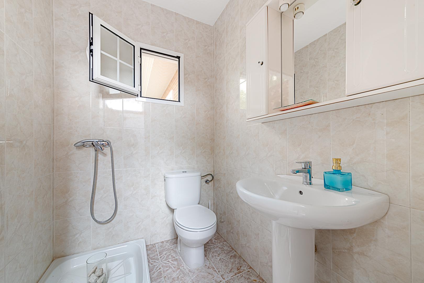 Resale - 5 Bedroom 3 Bathroom Chalet in Torrevieja - La Veleta - Alicante Resale - 5 Bedroom 3 Bathroom Chalet in Torrevieja - La Veleta - Alicante