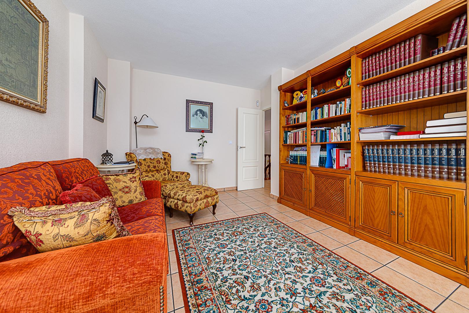 Resale - 5 Bedroom 3 Bathroom Chalet in Torrevieja - La Veleta - Alicante Resale - 5 Bedroom 3 Bathroom Chalet in Torrevieja - La Veleta - Alicante