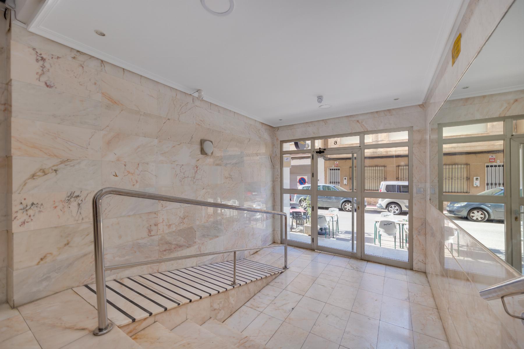 Resale - 3 Bedroom 2 Bathroom Apartamento in Torrevieja - centro - Alicante Resale - 3 Bedroom 2 Bathroom Apartamento in Torrevieja - centro - Alicante