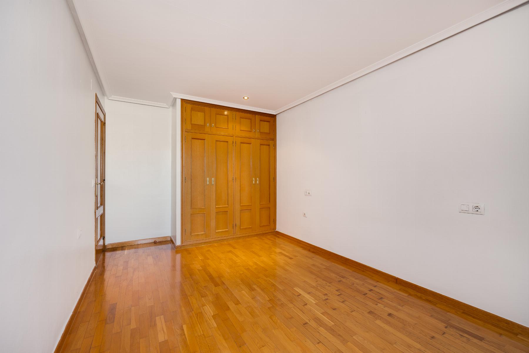 Resale - 3 Bedroom 2 Bathroom Apartamento in Torrevieja - centro - Alicante Resale - 3 Bedroom 2 Bathroom Apartamento in Torrevieja - centro - Alicante