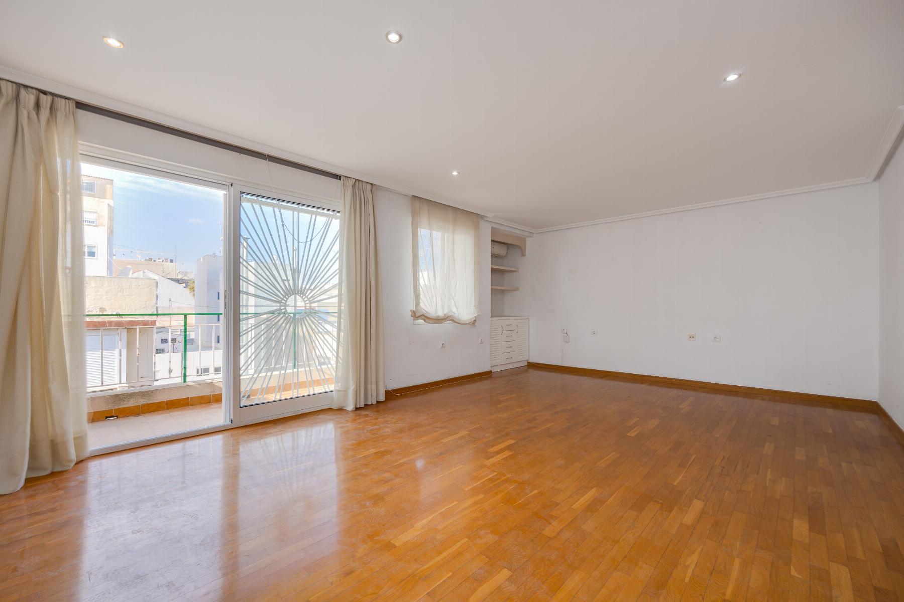 Resale - 3 Bedroom 2 Bathroom Apartamento in Torrevieja - centro - Alicante Resale - 3 Bedroom 2 Bathroom Apartamento in Torrevieja - centro - Alicante