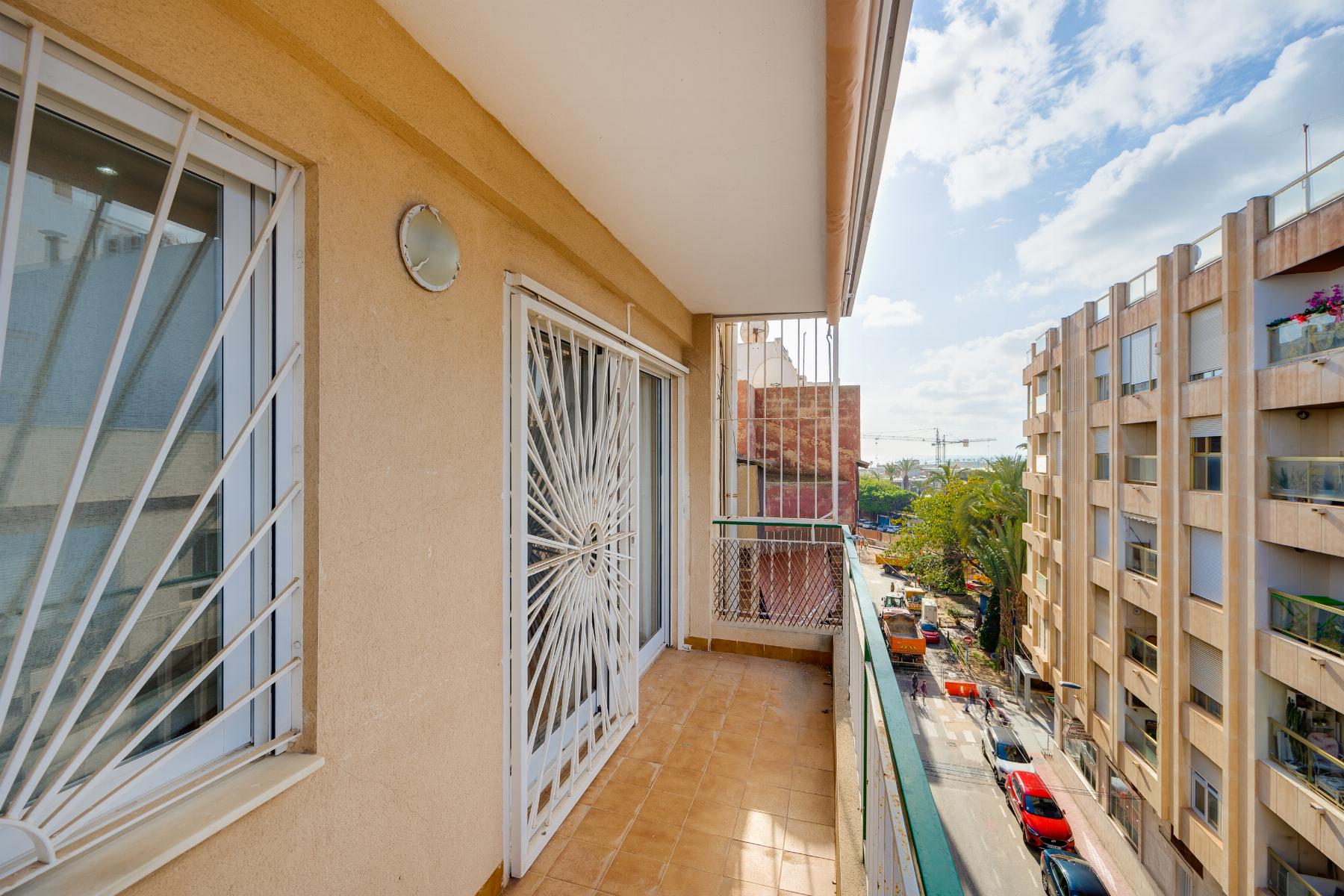 Resale - 3 Bedroom 2 Bathroom Apartamento in Torrevieja - centro - Alicante Resale - 3 Bedroom 2 Bathroom Apartamento in Torrevieja - centro - Alicante