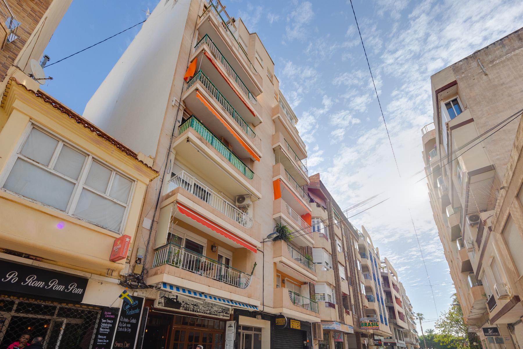 Resale - 3 Bedroom 2 Bathroom Apartamento in Torrevieja - centro - Alicante Resale - 3 Bedroom 2 Bathroom Apartamento in Torrevieja - centro - Alicante