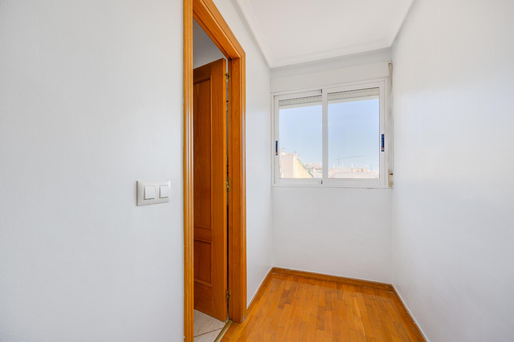 Resale - 3 Bedroom 2 Bathroom Apartamento in Torrevieja - centro - Alicante Resale - 3 Bedroom 2 Bathroom Apartamento in Torrevieja - centro - Alicante