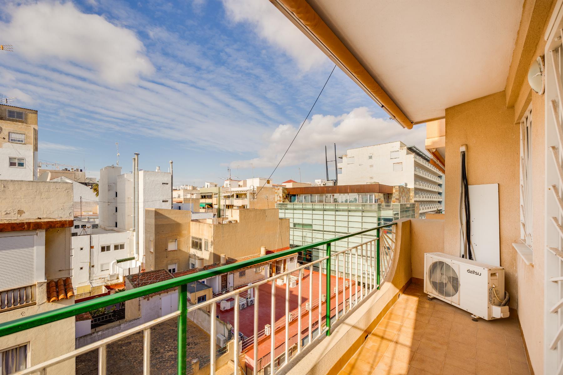 Resale - 3 Bedroom 2 Bathroom Apartamento in Torrevieja - centro - Alicante Resale - 3 Bedroom 2 Bathroom Apartamento in Torrevieja - centro - Alicante