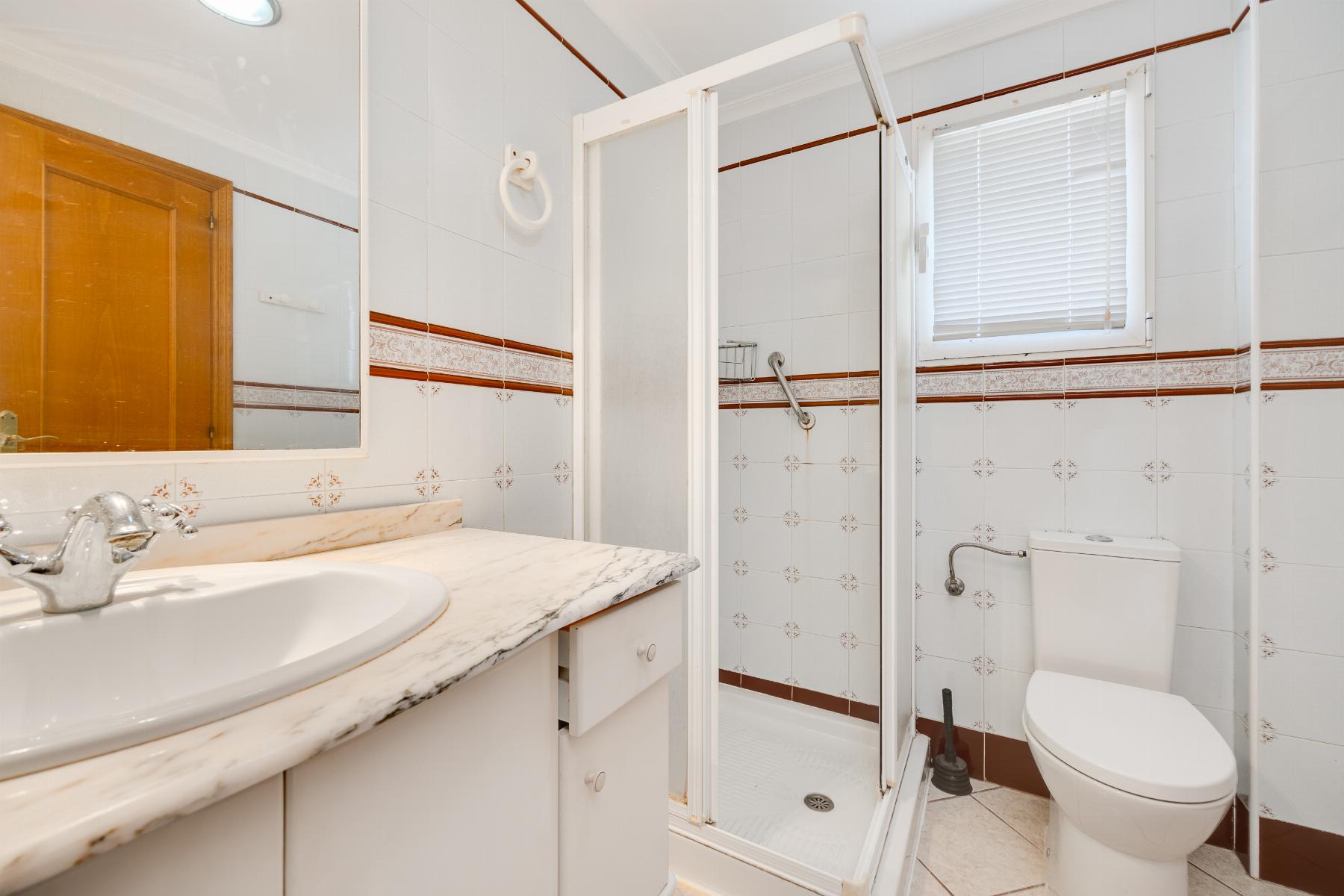Resale - 3 Bedroom 2 Bathroom Apartamento in Torrevieja - centro - Alicante Resale - 3 Bedroom 2 Bathroom Apartamento in Torrevieja - centro - Alicante