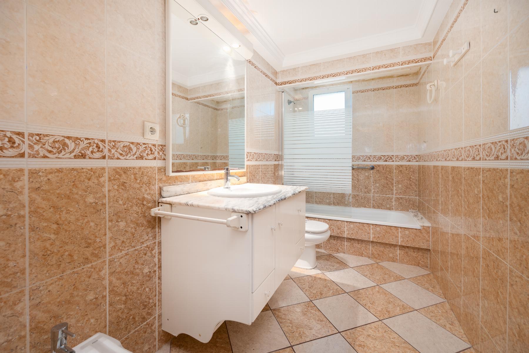 Resale - 3 Bedroom 2 Bathroom Apartamento in Torrevieja - centro - Alicante Resale - 3 Bedroom 2 Bathroom Apartamento in Torrevieja - centro - Alicante