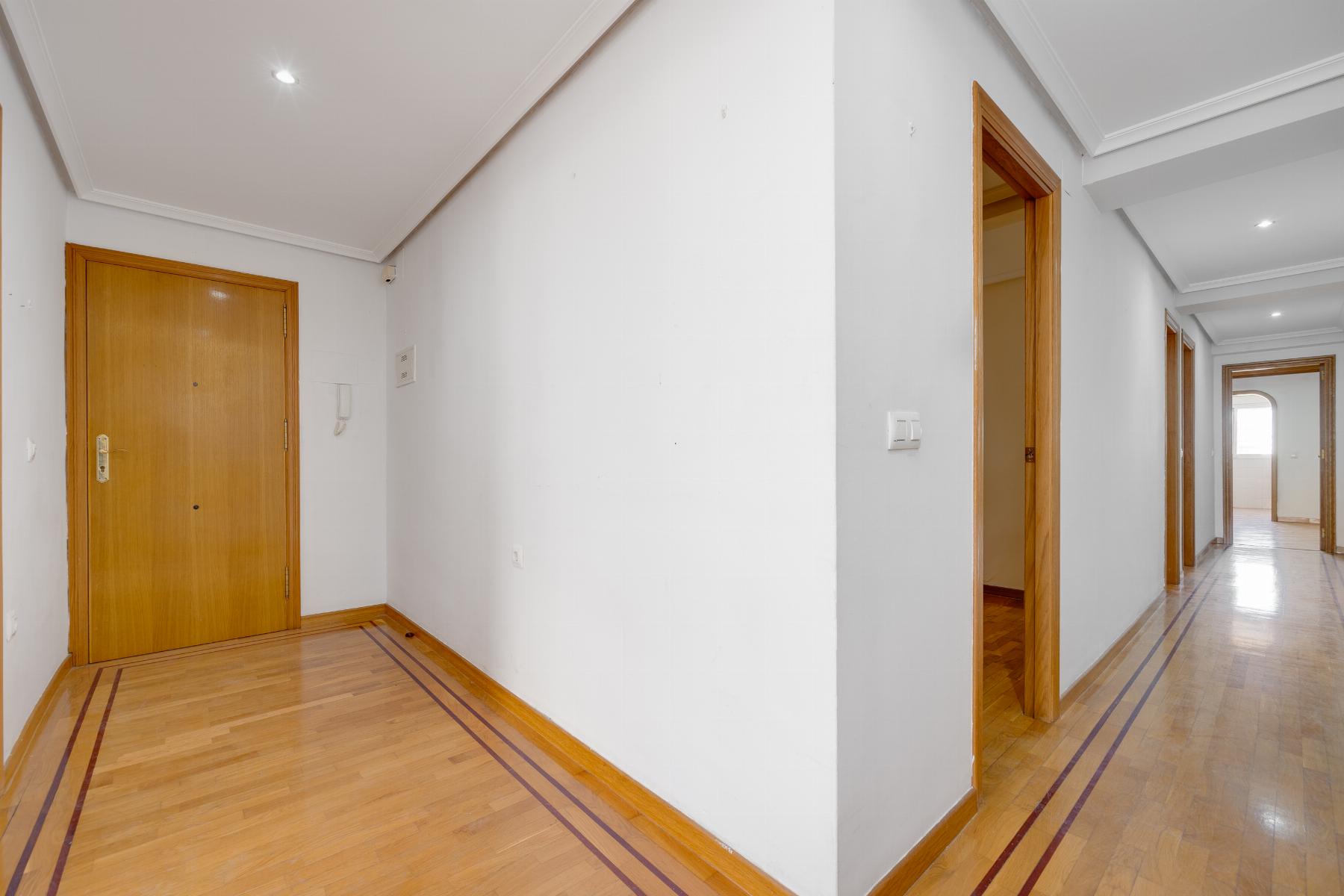 Resale - 3 Bedroom 2 Bathroom Apartamento in Torrevieja - centro - Alicante Resale - 3 Bedroom 2 Bathroom Apartamento in Torrevieja - centro - Alicante