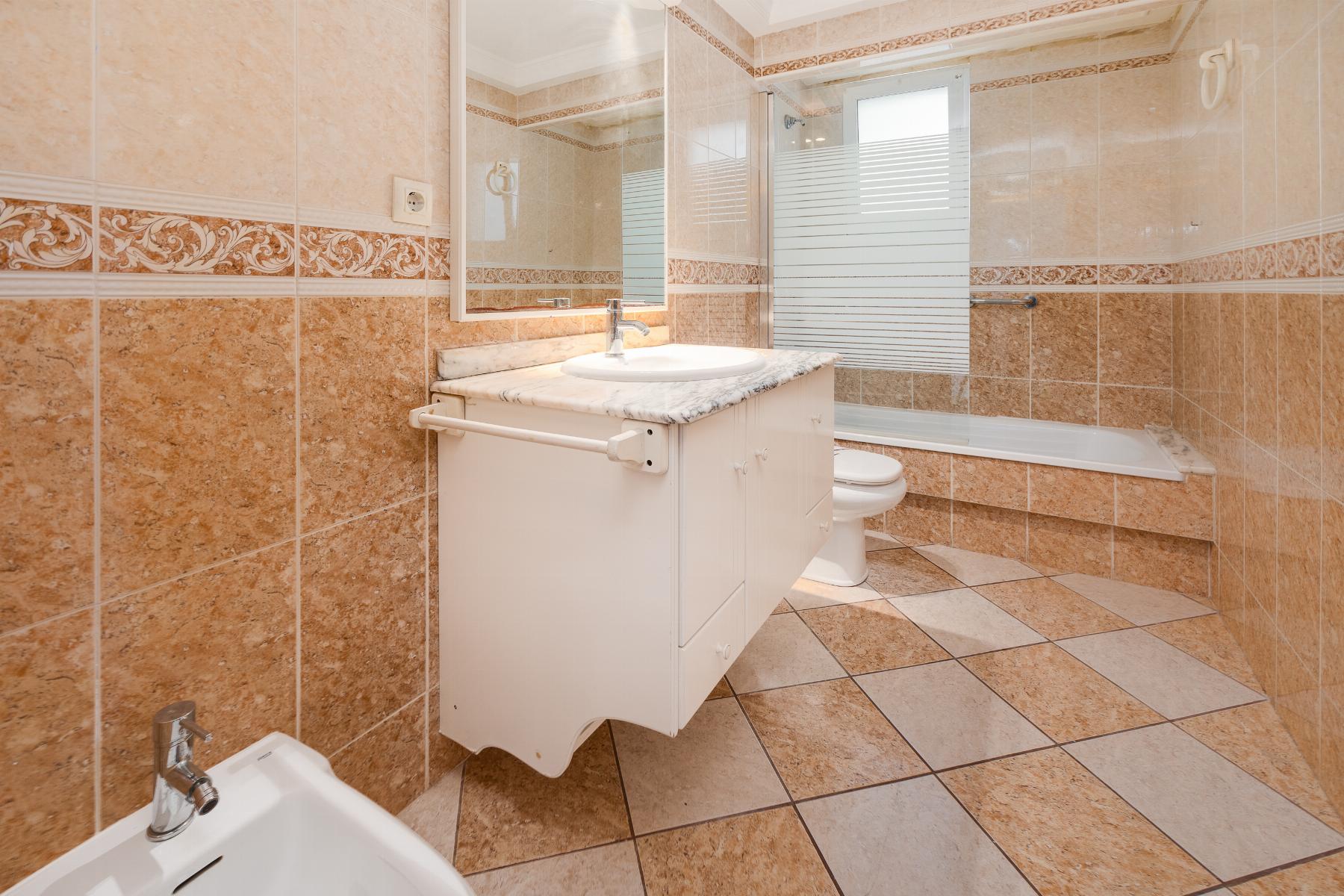 Resale - 3 Bedroom 2 Bathroom Apartamento in Torrevieja - centro - Alicante Resale - 3 Bedroom 2 Bathroom Apartamento in Torrevieja - centro - Alicante