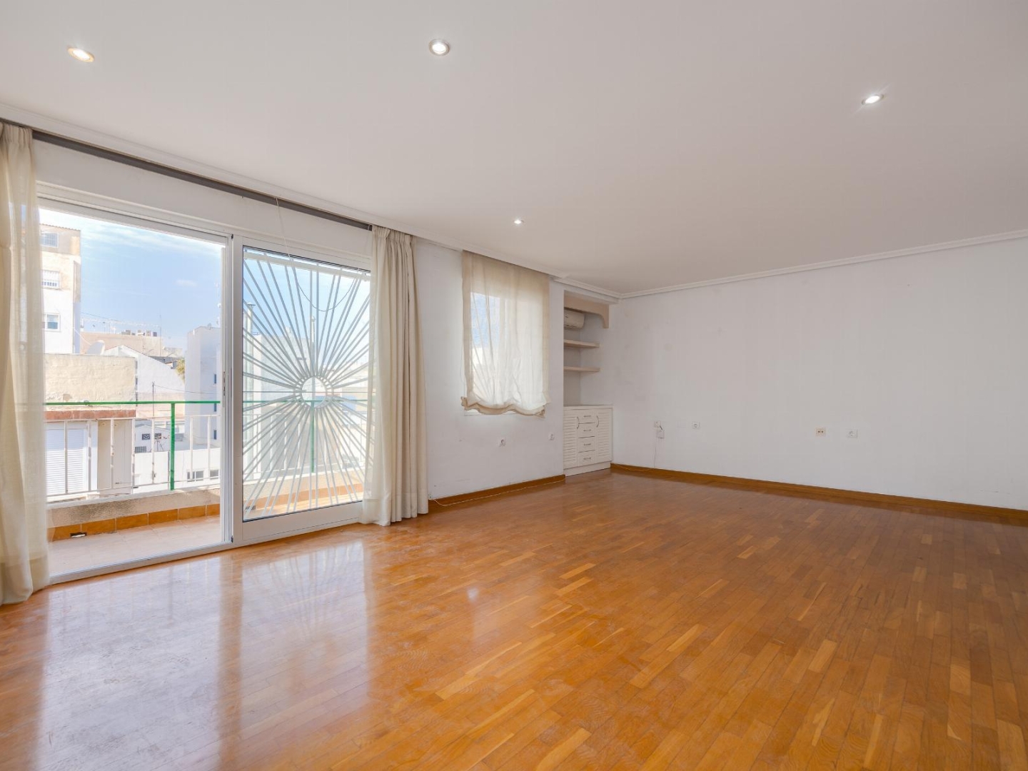 3 Bedroom 2 Bathroom Apartamento in Torrevieja